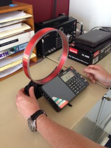 AN100 Loop Antenna being tuned with the PL880 Radio